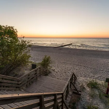 Kapitanski Z Widokiem Na Morze 4 Pietro - By Perlowa Przystan Rent Lägenhet